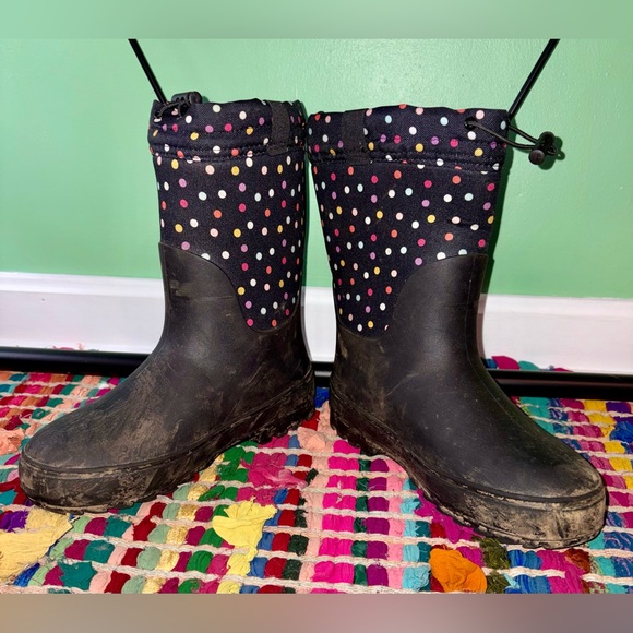 Big Kids Black Polka Dot Snow/Rain Boots size 4 - Picture 3 of 9